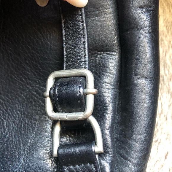 Piel black leather drawstring and flap backpack strap zips to one strap or two - Picture 8 of 11